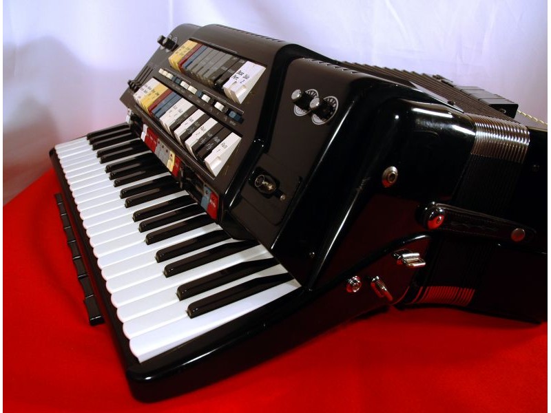 Farfisa Syntaccordion MIDI Piano Accordion, With New MIDI Expander Black